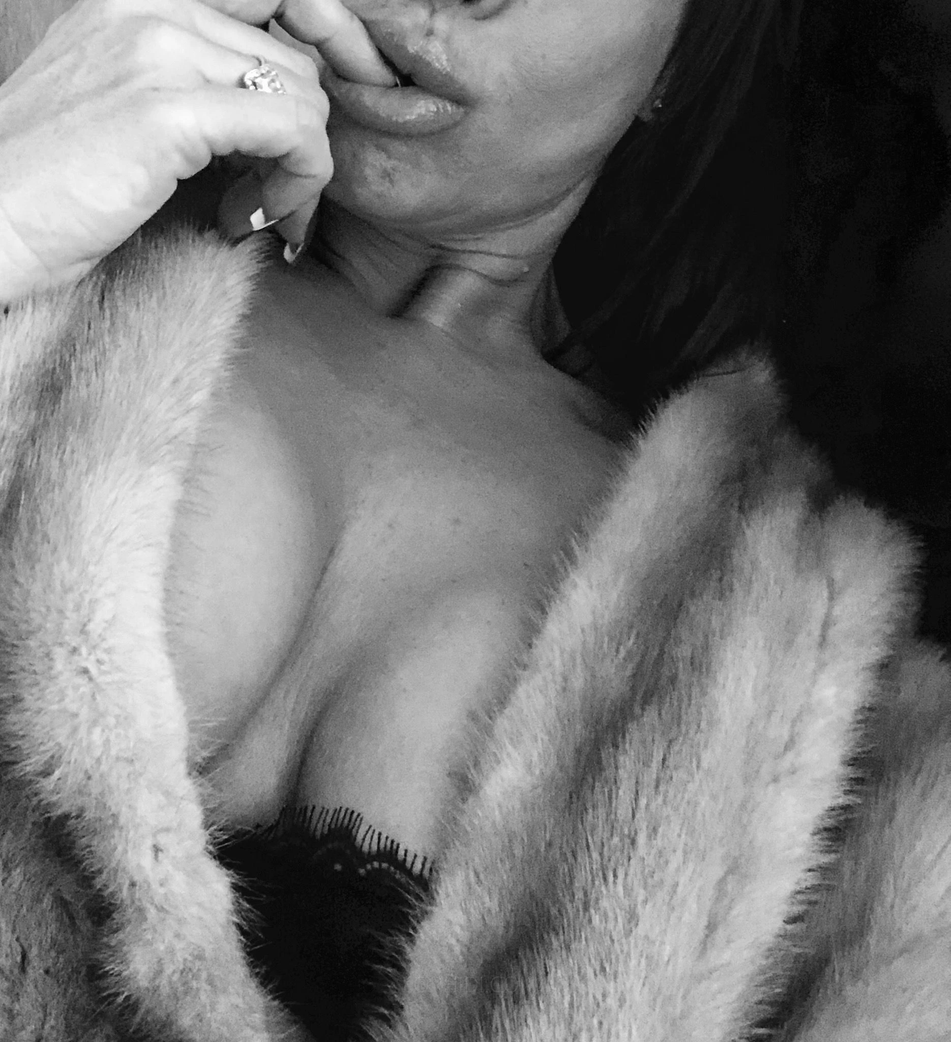 Surrey Sarah, Escort, Leatherhead