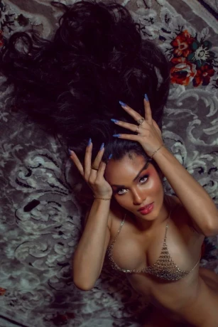 Quratu Padukone — 10 / 12