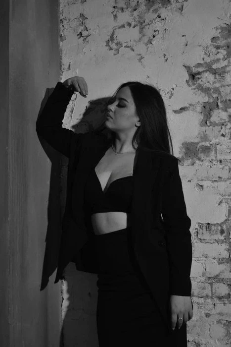 Larisa — 7 / 11