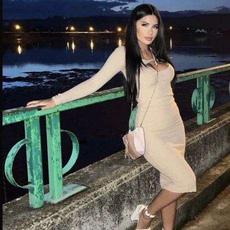 Karina — 2 / 6