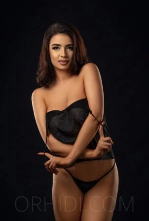 Elena — 2 / 11