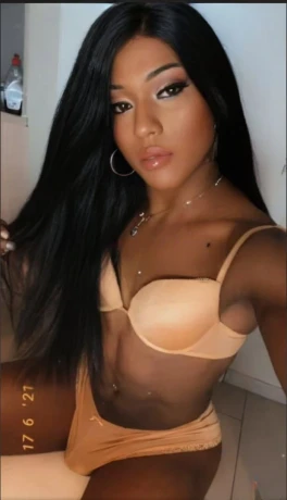 Kendra Valdiri — 4 / 10