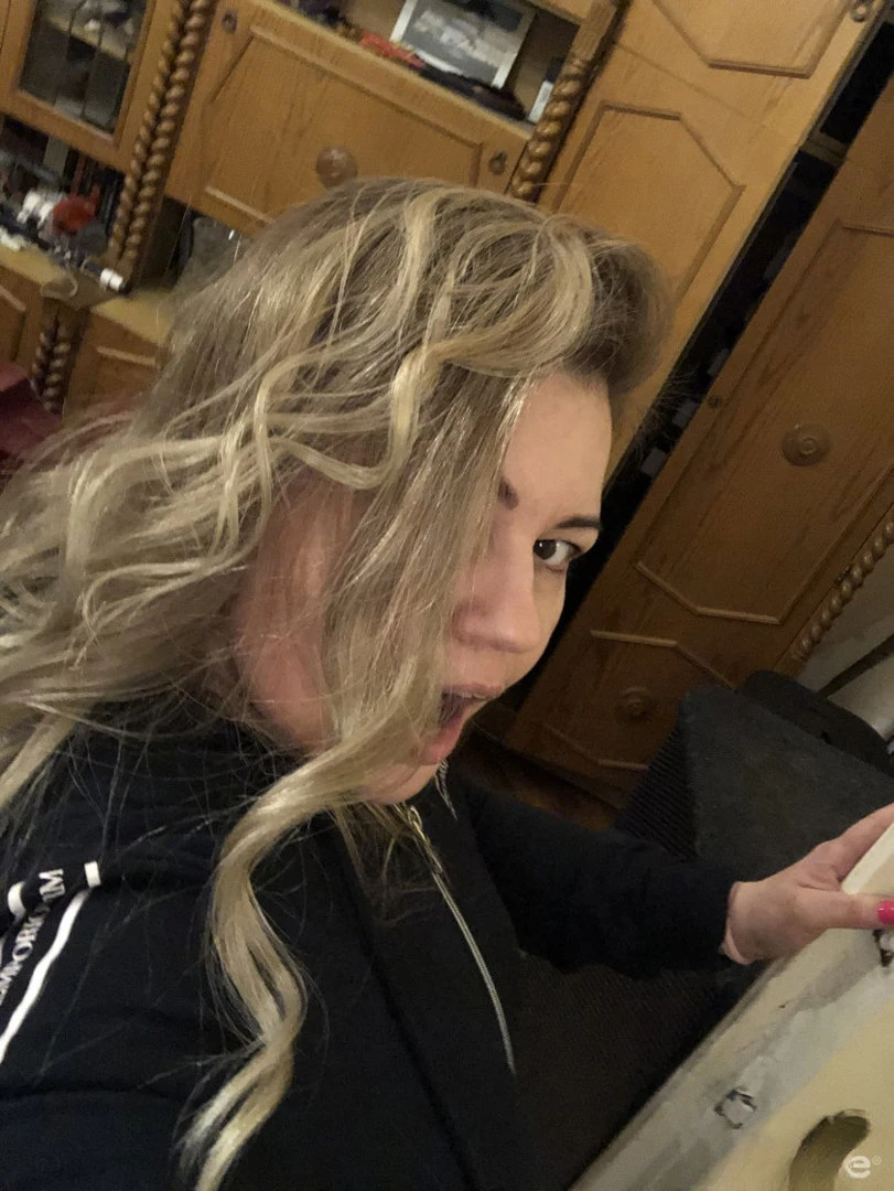 Brandi — 3 / 4