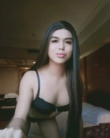 Ladyboy Manika — 1 / 5