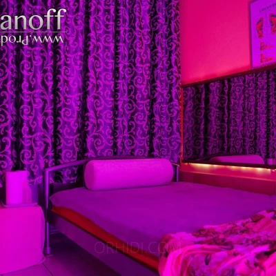 2402, Escort, Vienna