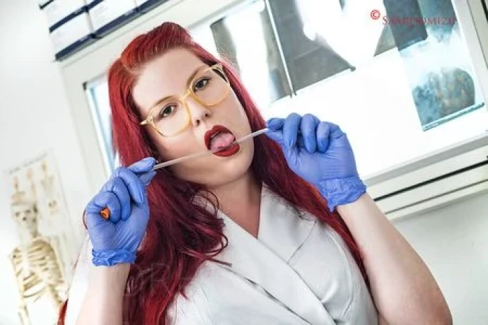 Miss Kinky La Rouge / Fr. Dr. La Rouge — 7 / 11