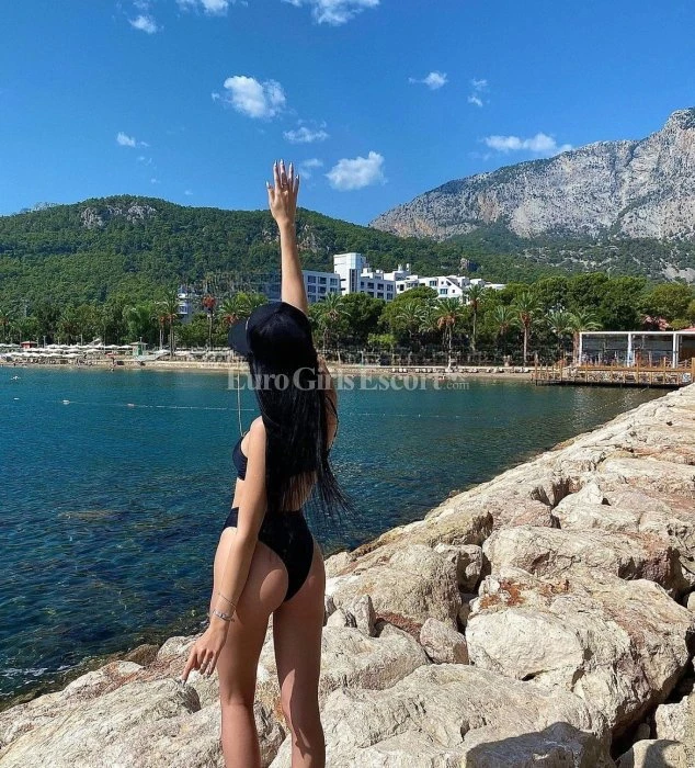 Sara, Escort, Tirana