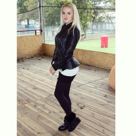 Aleksandra — 2 / 10