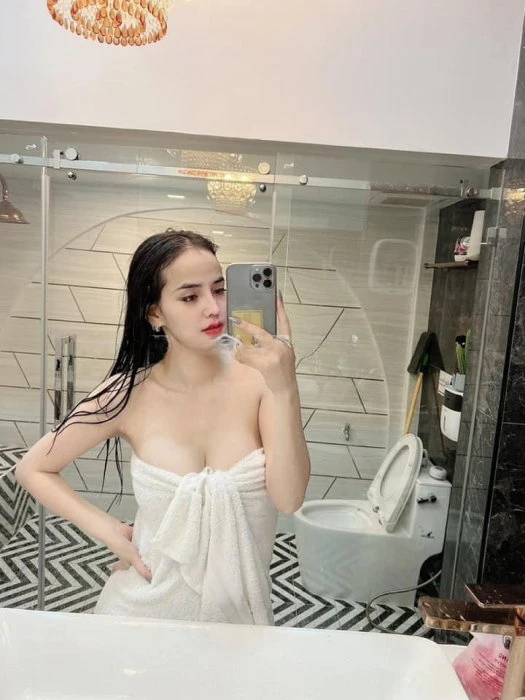 Pinky — 2 / 11