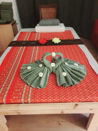 Nan  nye pige med langt hår taler godt dansk  Åben alle dag i højeTåstrup og Hedehu — 5 / 7