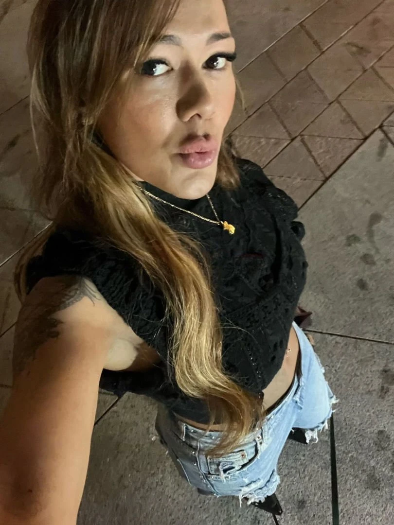Angela — 4 / 6