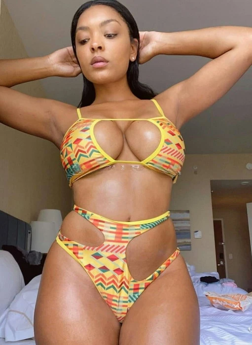 Sexy Vee — 3 / 5