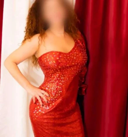 Les Bains Belle Femme Massage Sur Table Relax Et Erotique — 2 / 5