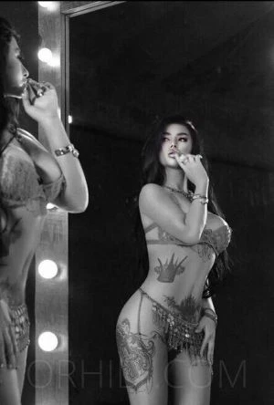 Lola — 2 / 5