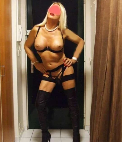 Perverse Ts Cochonne Prive Active Passive Discrection — 4 / 5