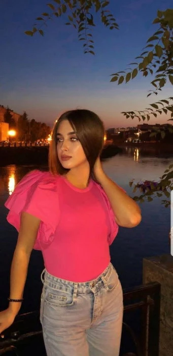 Alina — 5 / 9
