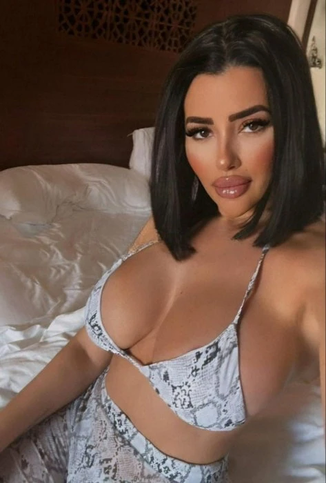 Monica — 5 / 9