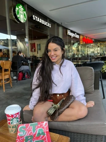 Renatinha Brasil — 11 / 12