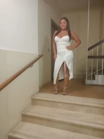 Daniela150 — 4 / 10