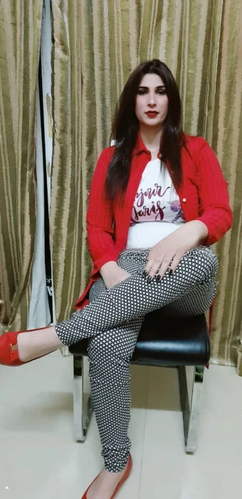 Mahira Khan — 2 / 3
