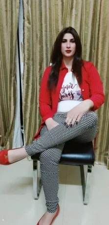 Mahira Khan — 2 / 3