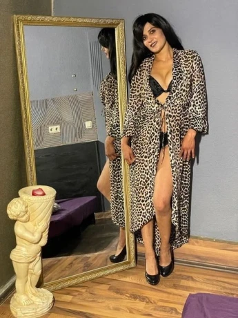 Beautiful Natalia — 2 / 4