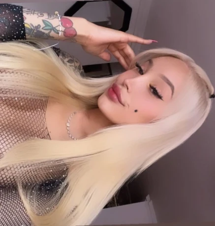 Violet Navarro — 10 / 12