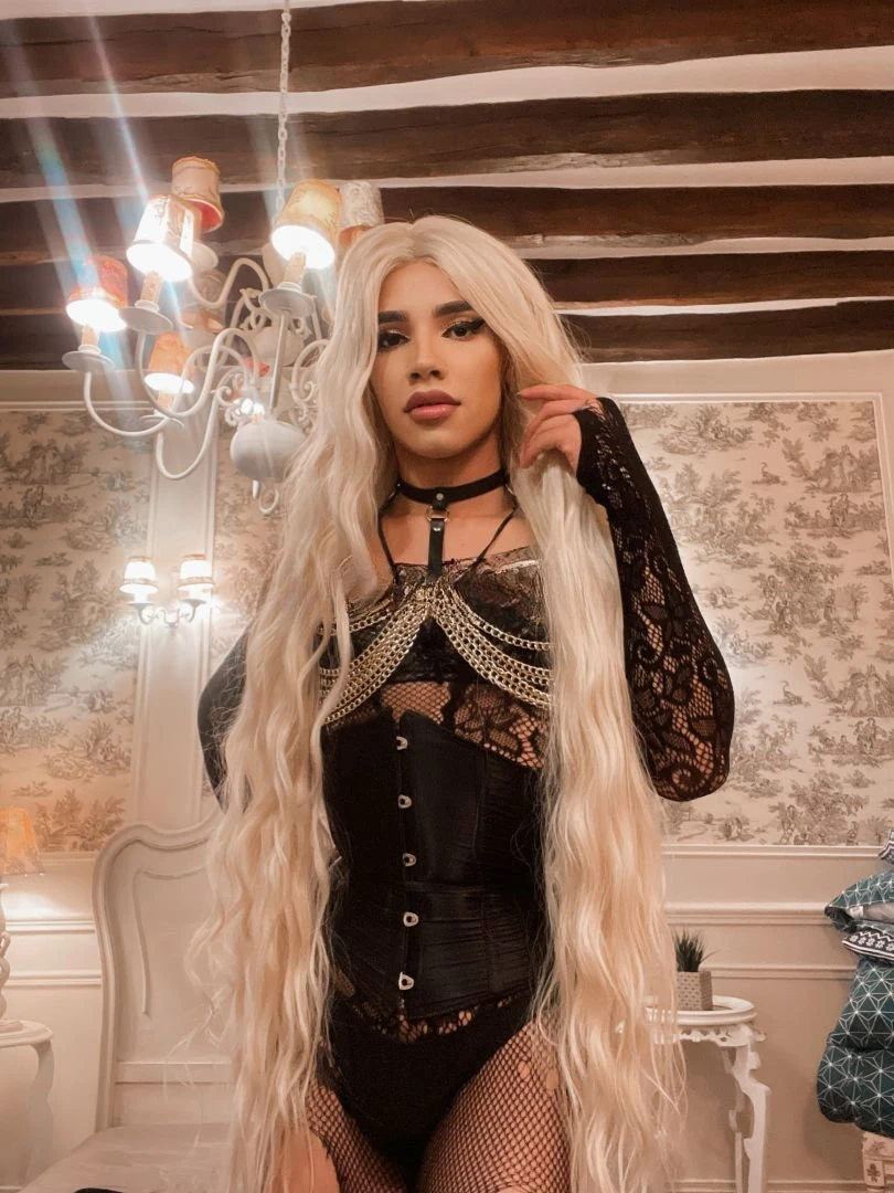 Emma Jolie, Escort, Paris