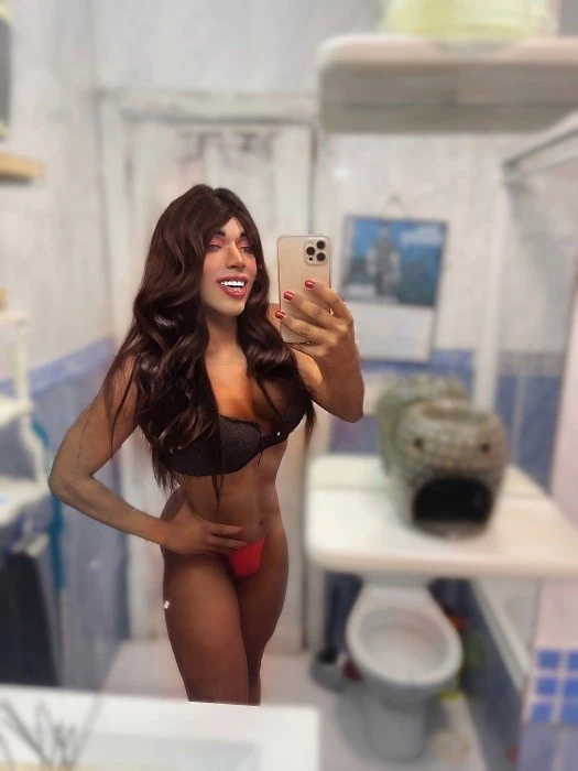 Larissa — 3 / 5