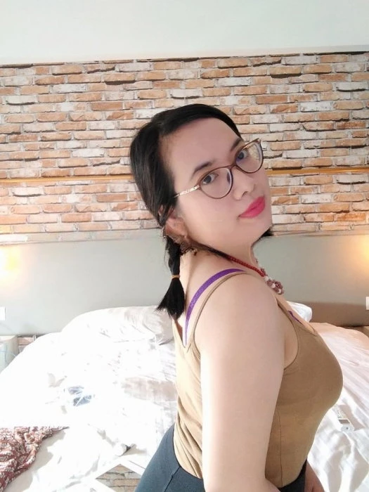 Bella — 4 / 5