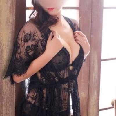 Saki, Escort, Munich