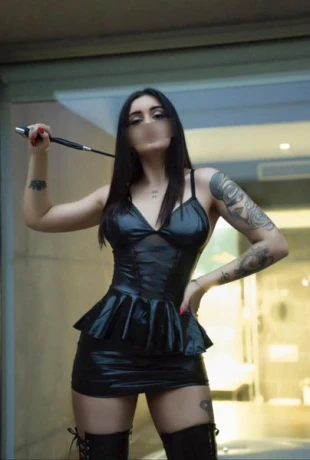 Domina Delia — 7 / 8