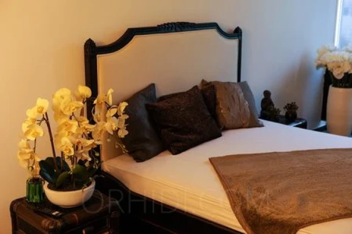 Charlies Hamburg — 10 / 18