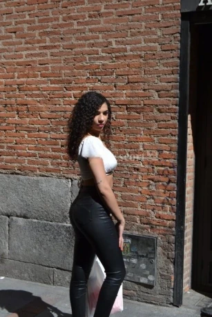 Rosa Fernandas — 1 / 6