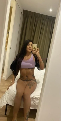 Andrea Hot — 2 / 11