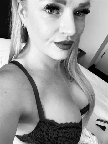 Lady Sara - Blond & Blauäugig — 5 / 11