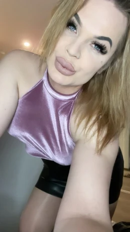 Victoria Fin — 2 / 6