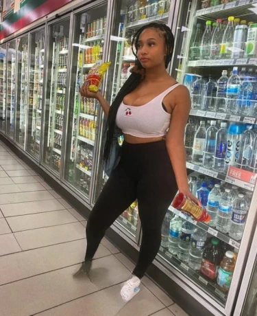 Niky Brown — 2 / 5