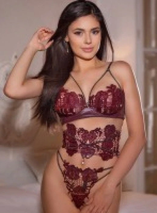 Lola, Escort, Luton