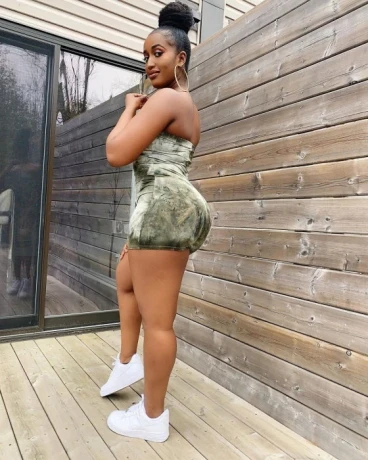 Nicky Lisa — 2 / 3