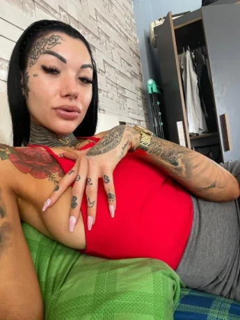 Adele Sabelle — 2 / 5