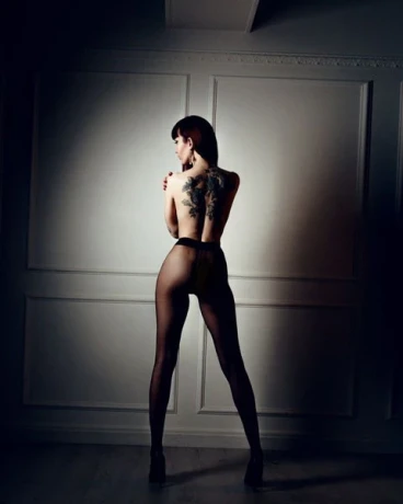 Mistress Yuna Im Studio Centric — 12 / 14