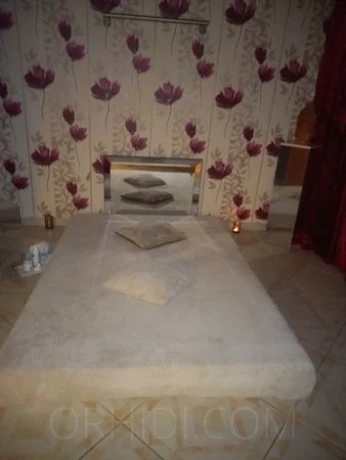 Massage Lounge — 2 / 5