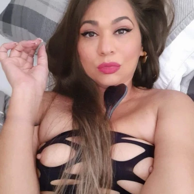 Liz Aguiar, Escort, Genk
