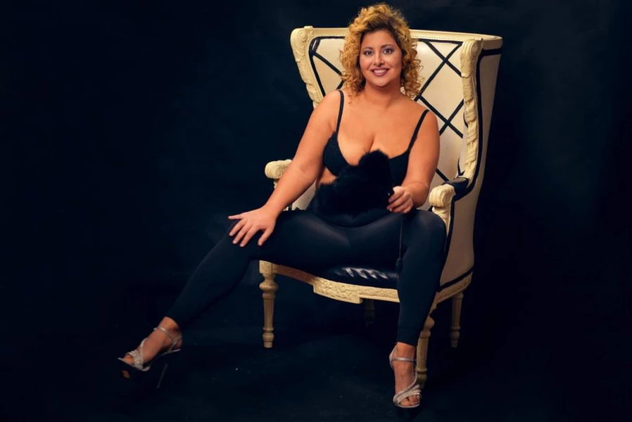 Mia Im Bellami — 3 / 8