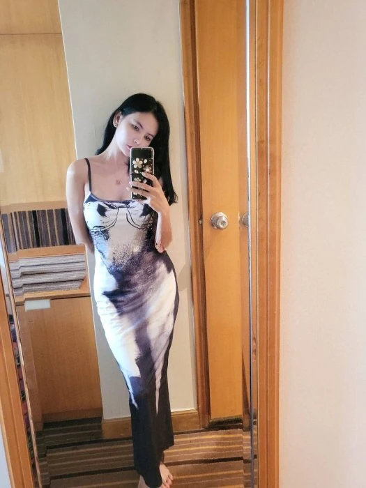Pola, Escort, Singapore