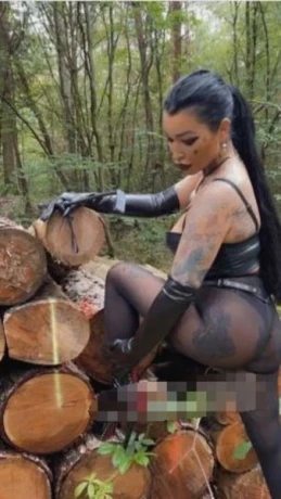 Domina Vicky — 10 / 11