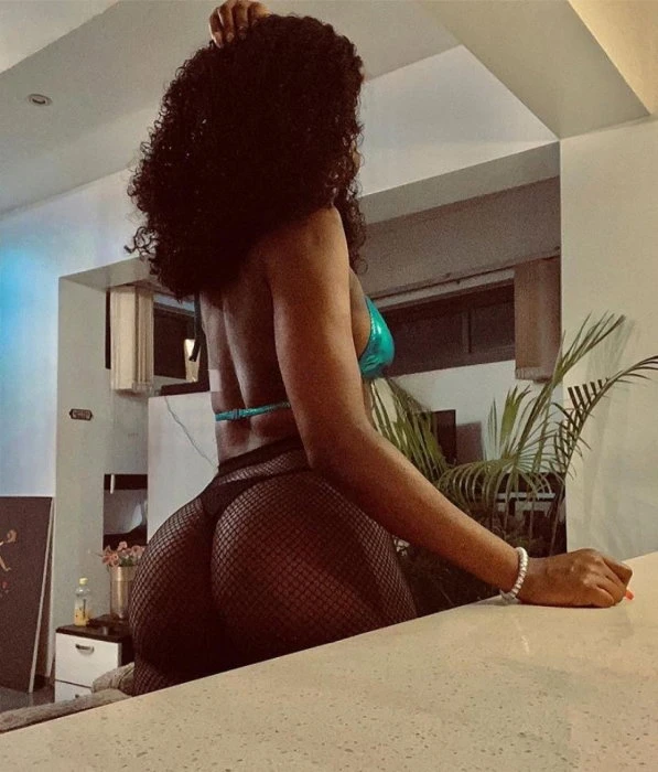 Monik, Escort, Accra