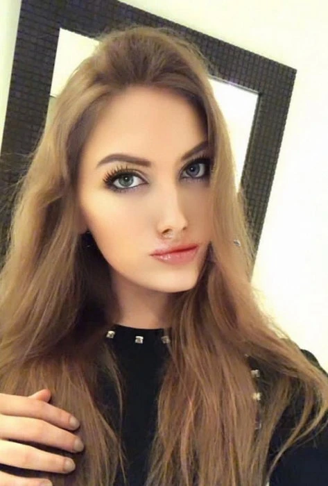 Julia — 4 / 7