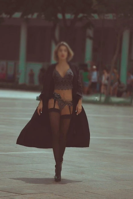Adriana — 4 / 9